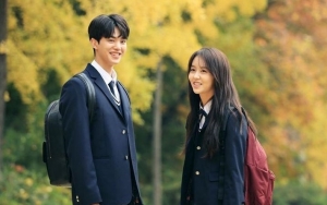 Chemistry Dipuji, Song Kang Akui Sering Repotkan Kim So Hyun di Lokasi Syuting 'Love Alarm'