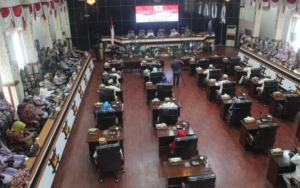 Foto Anggota DPRD Kota Bekasi Tidur Saat Pelantikan Viral Hingga Tuai Cibiran