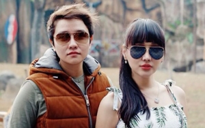 Pacar Tampan Ogah Topless, Lucinta Luna Gemes Ajak Berenang Demi Bongkar Jenis Kelamin?