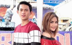 Irfan Sbaztian Minta Maaf Sambil Bawa Bunga, Irma Darmawangsa Crop Foto Diejek Kayak Anak Kecil
