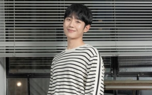 Jung Hae In Akui Stres Baca Komentar Tentang Dirinya, Gara-Gara Jadi Center Baeksang 2018?