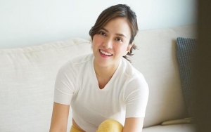  Shandy Aulia Tampil Polosan Sebelum Foto Maternity, Guratan Hijau Di Dada Disorot