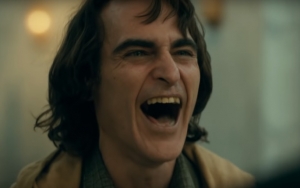Video Kompilasi Tawa Joaquin Phoenix Sebagai Joker Ini Bikin Merinding