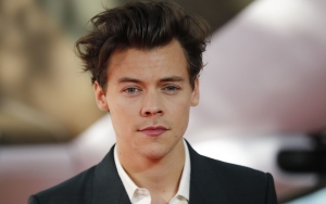 Gaya Rambut Baru Harry Styles Ini Disebut Mengerikan, Seperti Apa?