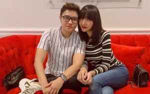Lucinta Luna Pamer Ketiak Wangi Kemenyan, Pacar Bungkuk Diledek Sembunyikan Dada