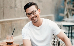  Denny Sumargo Ucap Salam Sambil Genggam Tangan Perempuan Ini Langsung Banjir Komentar