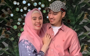  Pose Tegang Habib Usman Di Pemotretan Bikin Kartika Putri Gagal Mesra