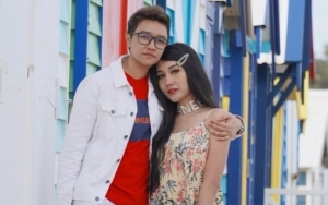 Lucinta Luna Buas Tendang dan Jambak Pria, Pacar Ngumpet 'Kejantanan' Diragukan