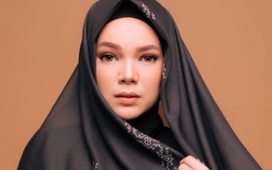 Kenang Pidato BJ Habibie di Kairo, Dewi Sandra Ungkap Nasihat 'Sadis' yang Pernah Didengarnya