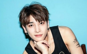 Visual Lee Hangyul X1 Saat Pakai Topi Baret dan Kacamata Jadi Sorotan 