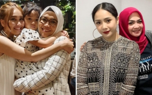 Ibu Ayu Ting Ting 'Hajah' Doyan Umbar Aurat Putrinya, Sikap Ibunda Nagita Sopan Berkelas