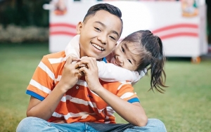 Bikin Ngakak, Putri Ruben Onsu Gemas Ke Betrand Yang Susah Diajari Bahasa Inggris