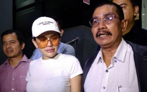 Nikita Mirzani Laporkan Balik Elza Syarief, Jerat Empat Pasal Sekaligus