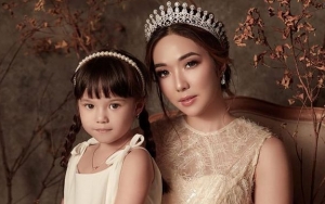 Reaksi Gisel Sembunyikan Air Mata di Depan Gempi Buat Netizen Iba