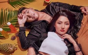  Siti Badriah dan Krisjiana Baharudin Pelukan Mesra di Osaka Bikin Pengen