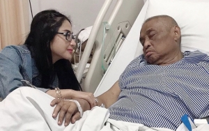 Dewi Persik Gelar Doa Bersama Peringati 100 Hari Kematian Sang Ayah, Meldi dan Ibunda Kembali Absen?