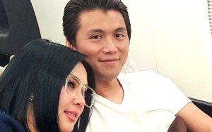 Syahrini Bobok Cantik di Paha Reino, Adik Sensor Video Mesra Bikin Kepo