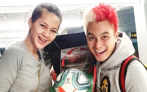 Baim Wong Hampir Nangis Saat Beri Hadiah Gelang Senilai Ratusan Juta ke Paula Verhoeven