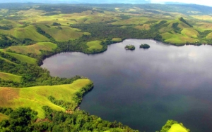 Danau Sentani, Danau Indah di Papua yang Memiliki Bukit Teletubbies