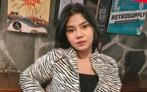 Rosa Meldianti Tanggapi Santai Cibiran Netizen Dengan Cerita Sempat Cium Hajar Aswad