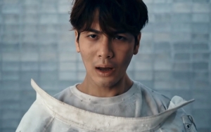 Jackson GOT7 Ungkapkan Rasa Sakit Dalam MV Solo 'Bullet To The Heart'