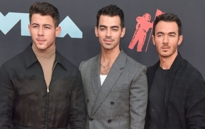 Akun Instagram Jonas Brothers Mendadak Unggah Foto-Foto Kocak Ini, Ternyata Gara-Gara Diretas