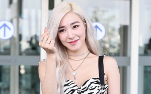Tiffany SNSD Seksi Pakai Lingerie dan Celana Pendek Ketat Menuju Jakarta