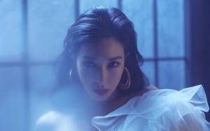 Unggah Foto-foto Misterius, Tiffany Young Isyaratkan Comeback?
