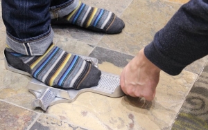 Perhatikan Juga Untuk Ukur Kaki Kalian Pada Saat Sore Hari