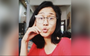 Ria Irawan Pajang Foto Senyum Dengan Kepala Plontos Akibat Kanker, Banjir Semangat dari Rekan Artis