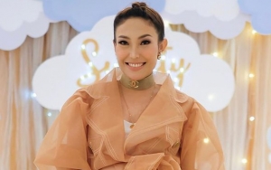 Hamil 39 Minggu, Ayu Dewi Sudah Tak Kuat Pakai Sepatu Hak Tinggi