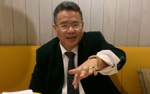 Hotman Paris Melamun Soal Kawin Cerai Hingga Lupa Anak, Sengaja Sindir Farhat Abbas?