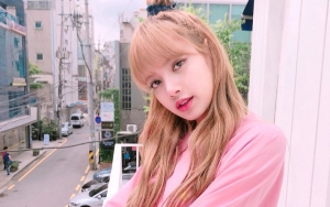 Lisa BLACKPINK Umbar 'Pinggang Semut' Saat Berangkat ke Thailand, Ini Kata Netizen
