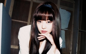 Jennie BLACKPINK Main ke Istana Versailles, Baju Transparan Kembali Curi Fokus