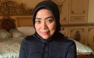 Muzdalifah Kena Kritik Gara-Gara Umbar Aurat Pakai Celana Jeans Bolong