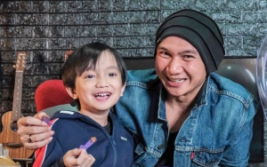 Anji Rayakan Ulang Tahun Bareng Saga, Momen Tiup Lilin Bersama Bikin Haru
