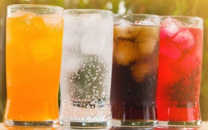 Minum Minuman Bersoda Saat Menstruasi Bisa Berbahaya