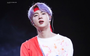 Bagian Tubuh Jin BTS Ini Jadi Perbincangan dan Bikin Netizen Iri Berat