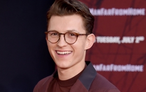 Tom Holland Cukur Rambut dan Pamer Kepala Plontos, Fans Nangis