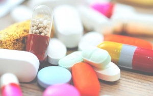 Bawa Obat-Obatan dan Vitamin Saat Liburan dalam Kondisi Hamil