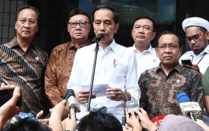 Kondisi Membaik, Jokowi Sebut Wiranto Minta Segera Dipulangkan