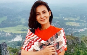 Diserbu Pujian Peramal Ulung, Wanda Hamidah Asyik Foto Cantik Bak Supermodel