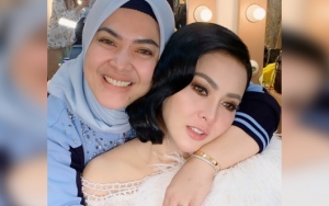 Adik Syahrini Girang Mirip Kajol Tapi Bogel, Kemeja Lungset 17 Juta Jiplak Olla Ramlan?