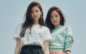 Foto Jennie Kurang Sehat Sampai Dipapah Jisoo BLACKPINK Jadi Sorotan