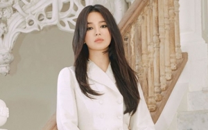 Berambut Panjang, Song Hye Kyo Cantik Bersinar Hadiri Acara Brand Perhiasan