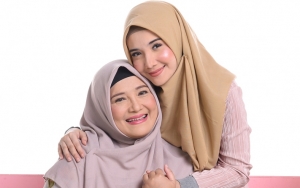 Zaskia Sungkar Dibully Belum Hamil Akibat 'Karma', Sang Bunda Beber Sifat Mulia Putrinya