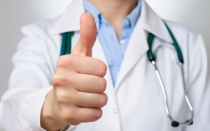 Sebelum Berlibur, Minta Persetujuan Dokter dari Orangtua yang Sudah Lanjut Usia
