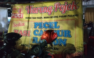 Ingin Coba Sensasi Perpaduan Rawon dan Pecel? Coba Saja Ke Rawon Pucang Moroseneng