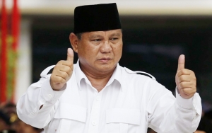 Prabowo Turut Datang ke Istana Pakai Kemeja Putih, Isu Calon Menhan Terbukti?