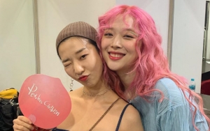 Kim Sun Ah Pamer Momen Manis Bareng Sulli dan Tulis Pesan Menyayat Hati